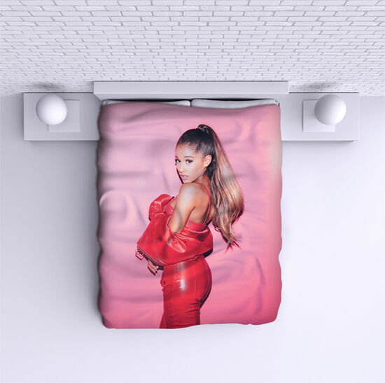 Cuvertură de pat Ariana Grande red