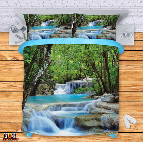 Lenjerie de pat Waterfall in the forest