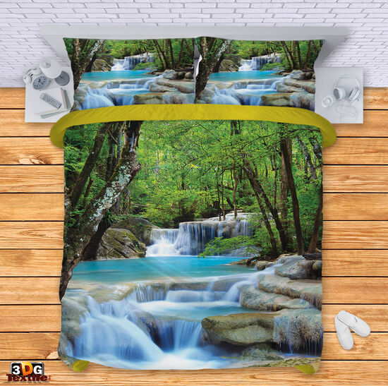 Lenjerie de pat Waterfall in the forest