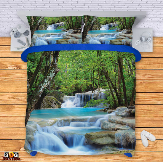 Lenjerie de pat Waterfall in the forest